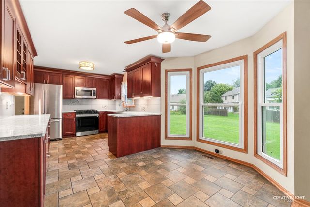 920 Fairfax Court, Elgin, IL 60120