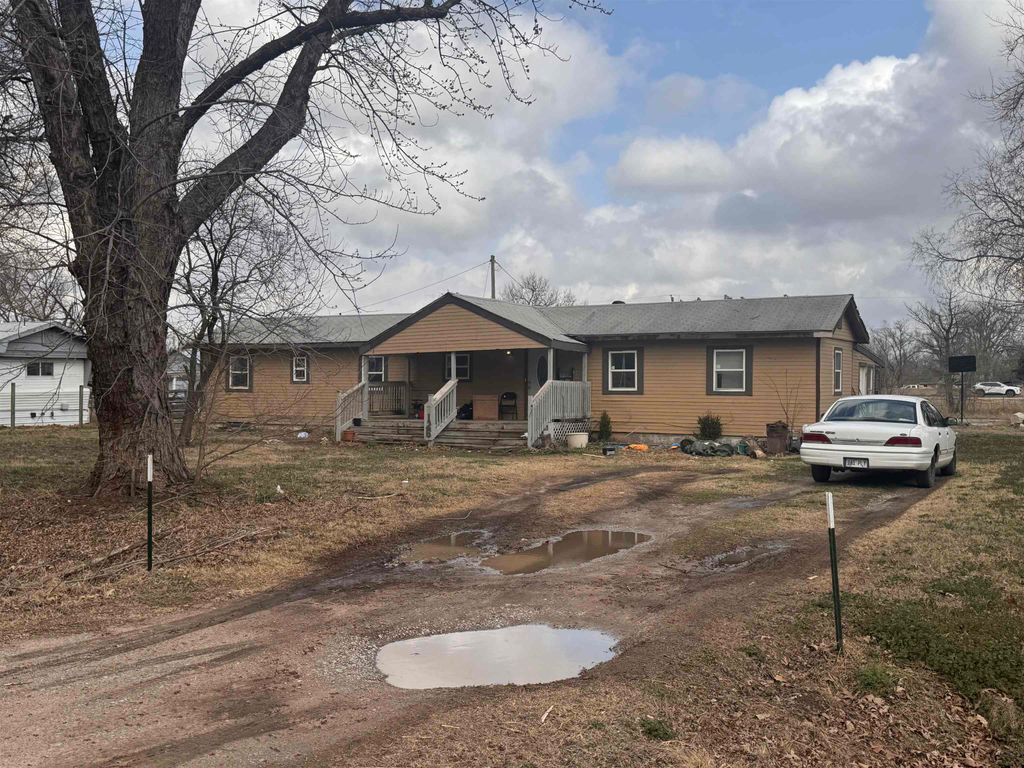 8126 S Mead St, Haysville, KS 67060