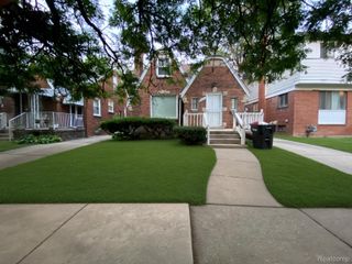 8080 CLOVERLAWN Street, Detroit, MI 48204