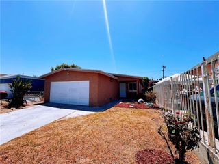 1426 E 48TH Place, Los Angeles, CA 90011