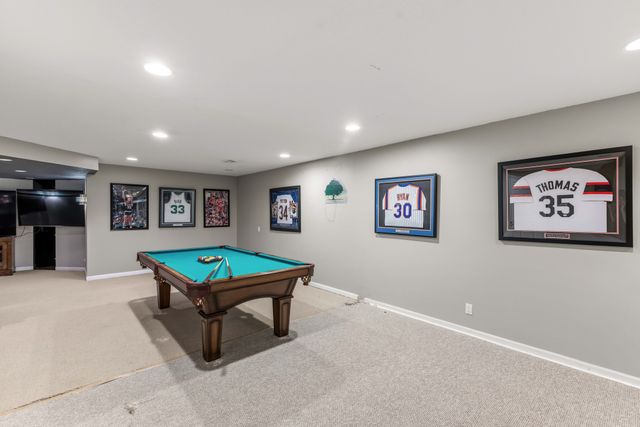 1075 Glen Oaks Drive, West Des Moines, IA 50266