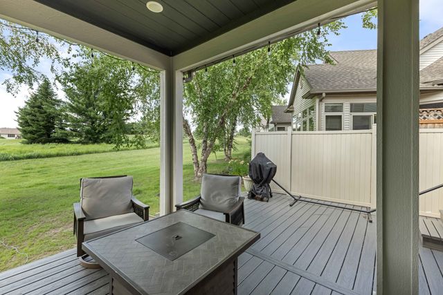 1075 Glen Oaks Drive, West Des Moines, IA 50266