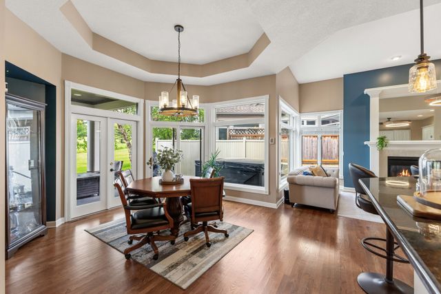 1075 Glen Oaks Drive, West Des Moines, IA 50266