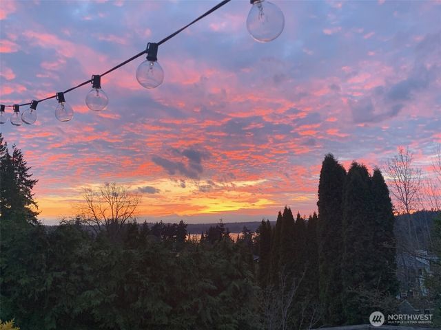 1907 2nd Street, Kirkland, WA 98033