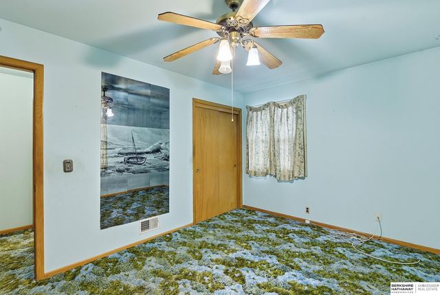 5328 N 48th Avenue, Omaha, NE 68104