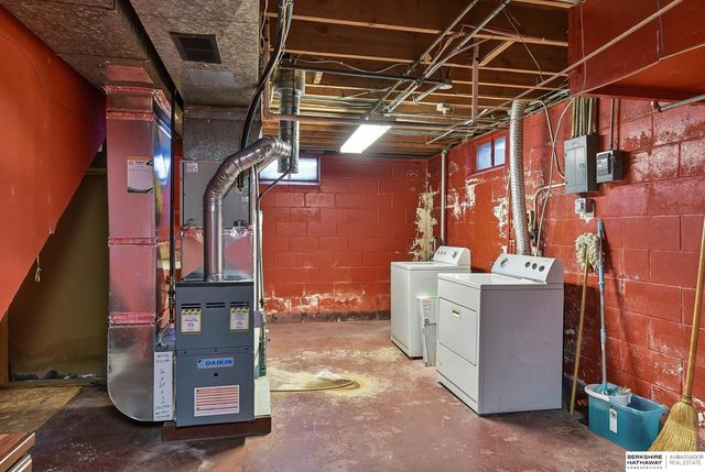 5328 N 48th Avenue, Omaha, NE 68104