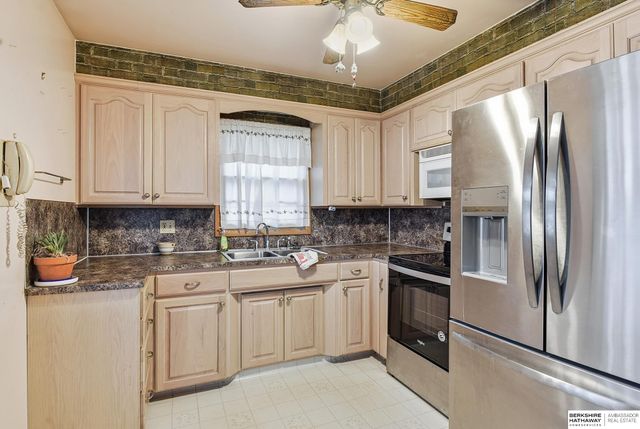 5328 N 48th Avenue, Omaha, NE 68104