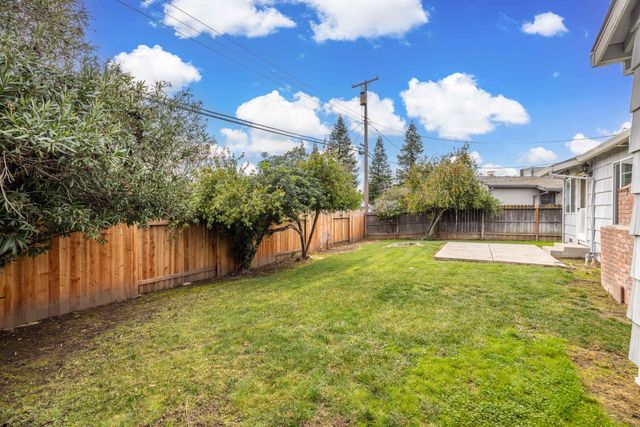 6204 Templeton Dr, Carmichael, CA 95608