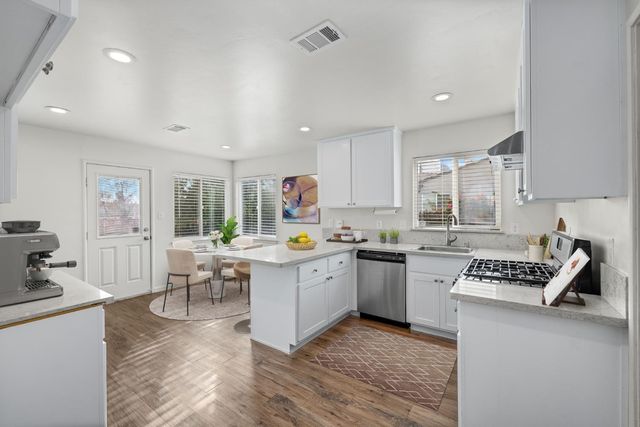 6204 Templeton Dr, Carmichael, CA 95608