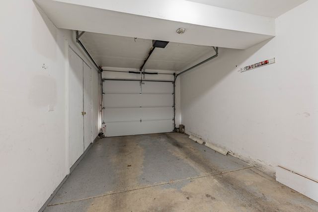 237 Acorn Drive, Streamwood, IL 60107