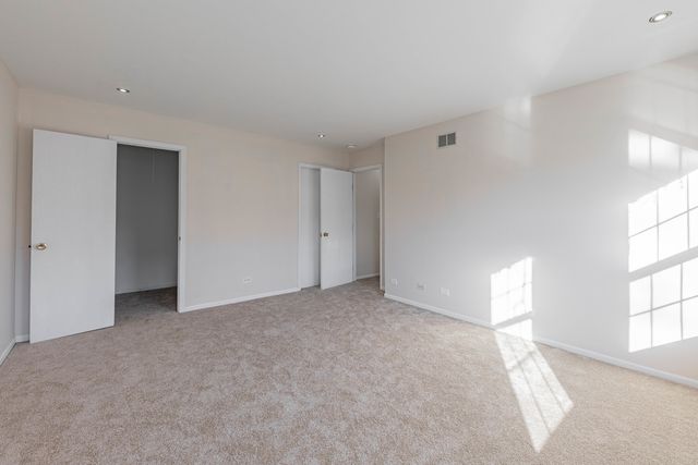 237 Acorn Drive, Streamwood, IL 60107