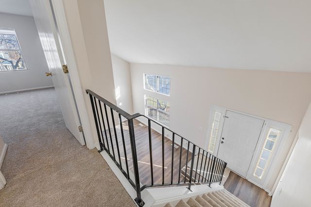 237 Acorn Drive, Streamwood, IL 60107