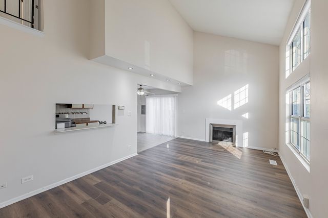 237 Acorn Drive, Streamwood, IL 60107