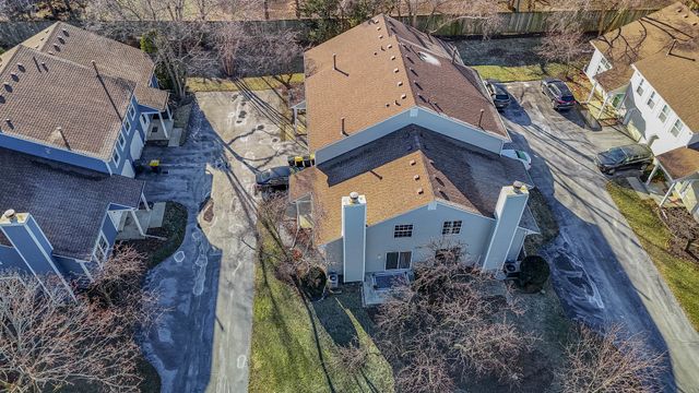 237 Acorn Drive, Streamwood, IL 60107