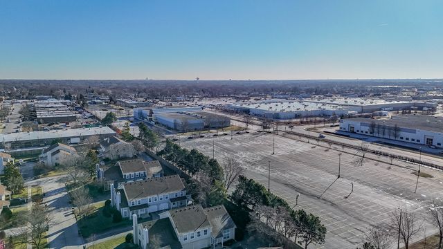 237 Acorn Drive, Streamwood, IL 60107