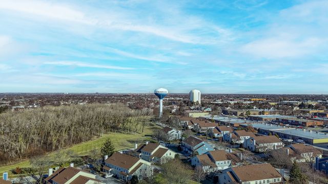 237 Acorn Drive, Streamwood, IL 60107