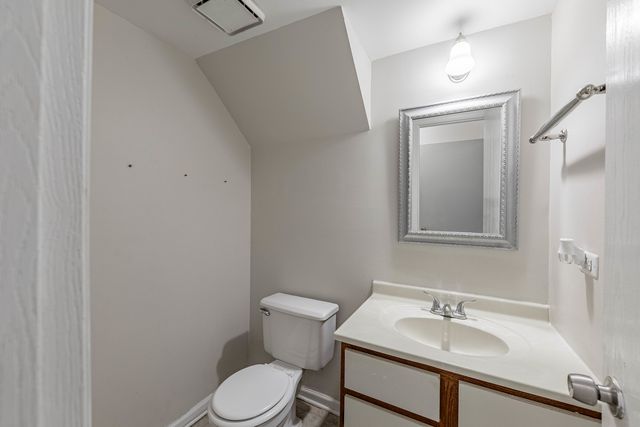 237 Acorn Drive, Streamwood, IL 60107