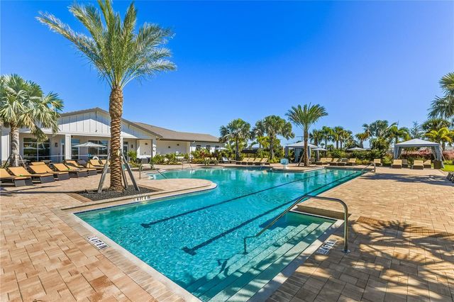 18111 TAVERNSIDE TRAIL, Lakewood Ranch, FL 34211