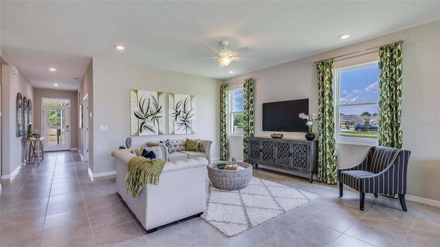 18111 TAVERNSIDE TRAIL, Lakewood Ranch, FL 34211