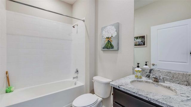 18111 TAVERNSIDE TRAIL, Lakewood Ranch, FL 34211
