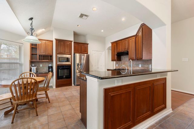 142 Golden Autumn Place, The Woodlands, TX 77384