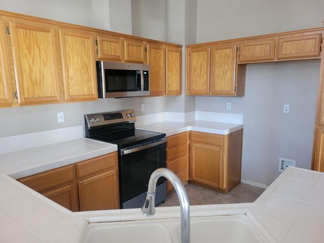 10711 Wallace Lane, Dublin, CA 94568