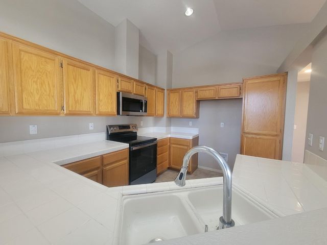 10711 Wallace Lane, Dublin, CA 94568