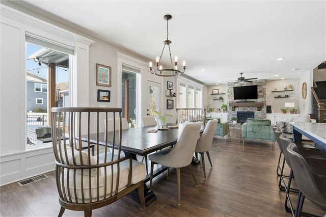 3904 SW Stoney Brook Drive, Lee's Summit, MO 64082