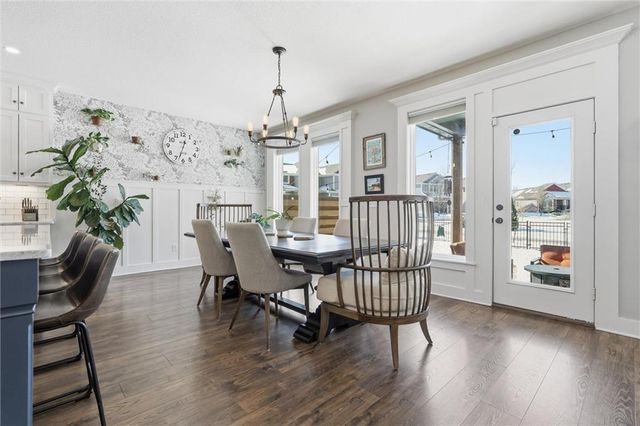 3904 SW Stoney Brook Drive, Lee's Summit, MO 64082