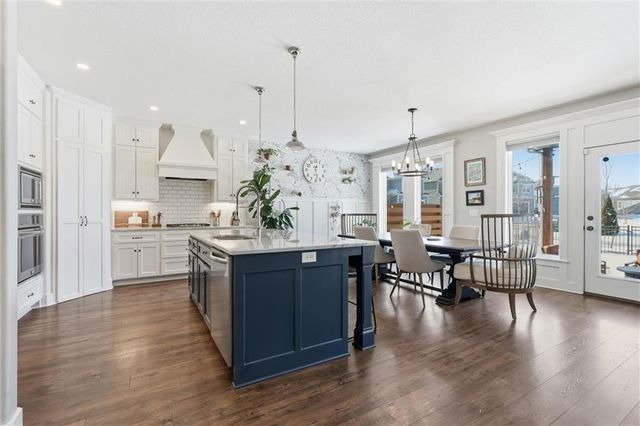 3904 SW Stoney Brook Drive, Lee's Summit, MO 64082