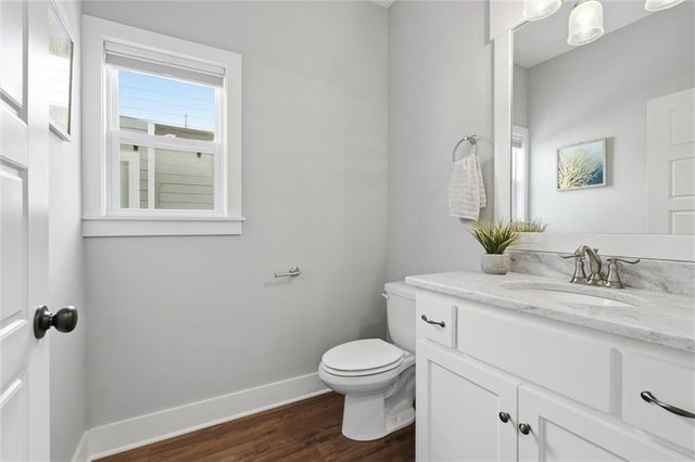 3904 SW Stoney Brook Drive, Lee's Summit, MO 64082