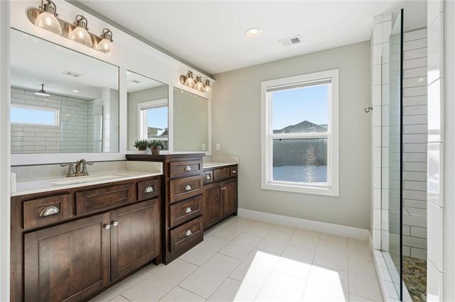 3904 SW Stoney Brook Drive, Lee's Summit, MO 64082