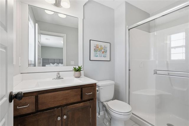 3904 SW Stoney Brook Drive, Lee's Summit, MO 64082