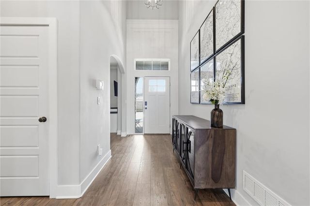 3904 SW Stoney Brook Drive, Lee's Summit, MO 64082