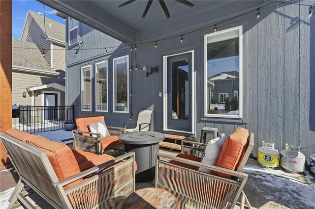 3904 SW Stoney Brook Drive, Lee's Summit, MO 64082