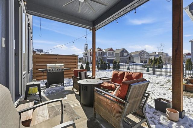 3904 SW Stoney Brook Drive, Lee's Summit, MO 64082