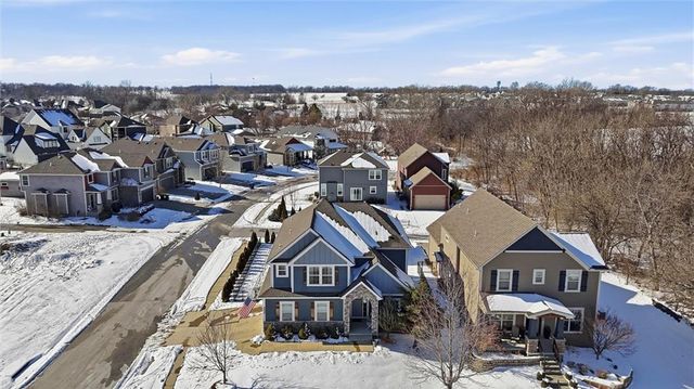 3904 SW Stoney Brook Drive, Lee's Summit, MO 64082