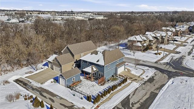 3904 SW Stoney Brook Drive, Lee's Summit, MO 64082