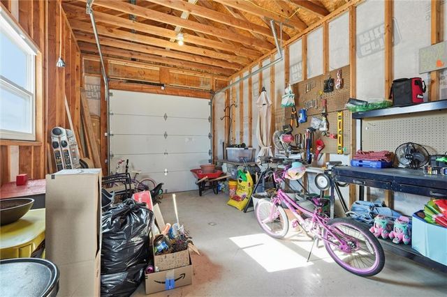 3904 SW Stoney Brook Drive, Lee's Summit, MO 64082