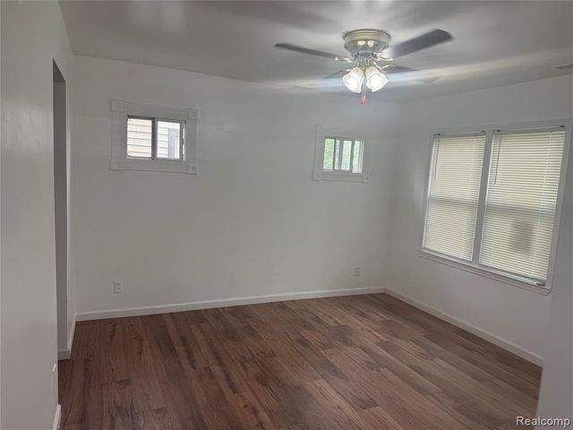 4956 Huron Street, Dearborn Heights, MI 48125