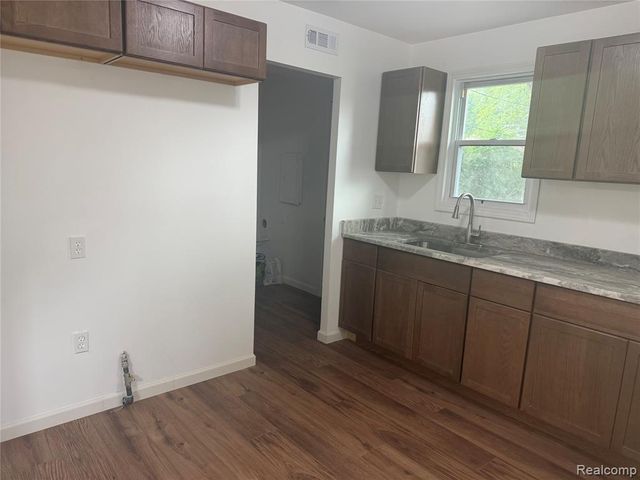 4956 Huron Street, Dearborn Heights, MI 48125