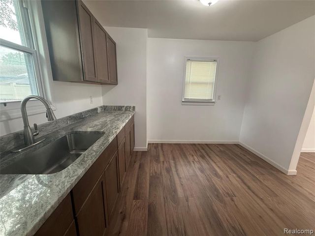 4956 Huron Street, Dearborn Heights, MI 48125