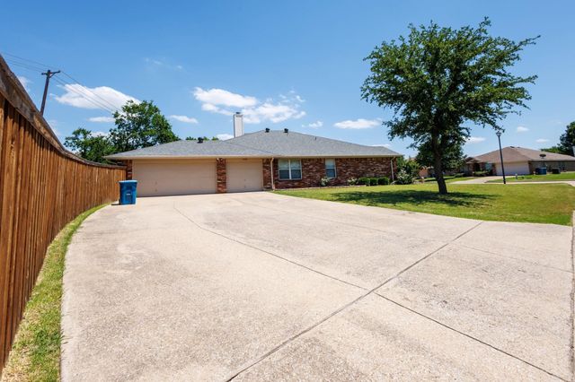 7218 Compass Point Drive, Rowlett, TX 75089