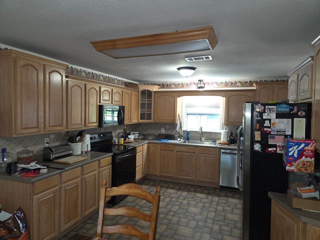 27513 State Highway 56, Whitesboro, TX 76273