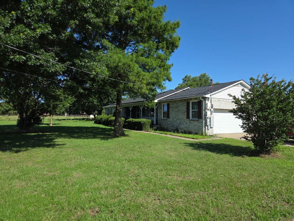 27513 State Highway 56, Whitesboro, TX 76273