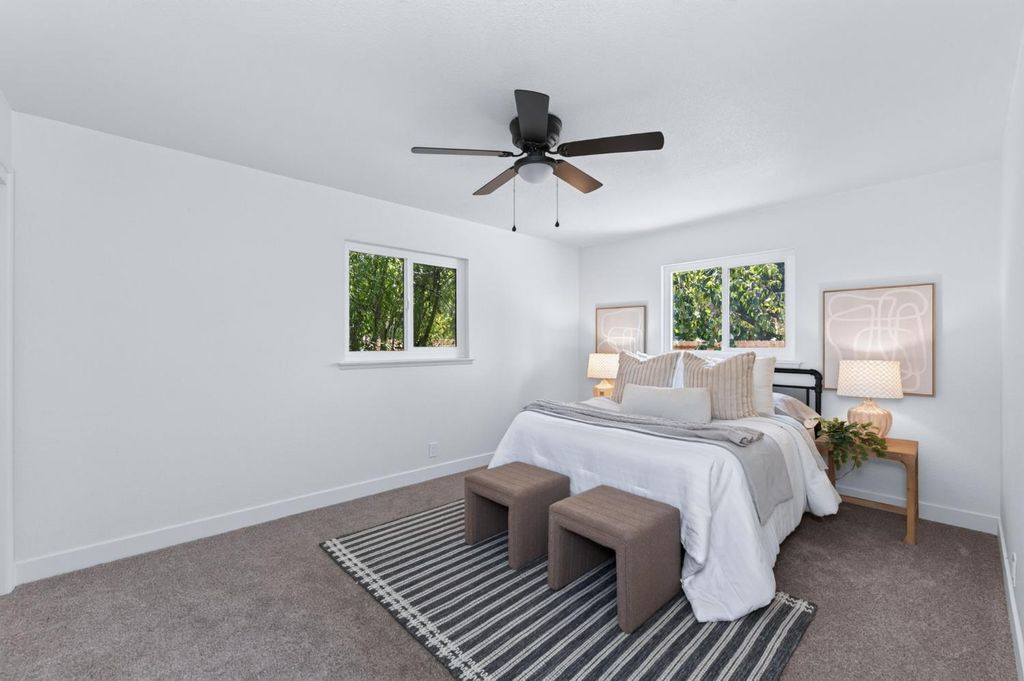 Image 13 of property listing at 210 Sunnyside Avenue, Clovis, CA 93611