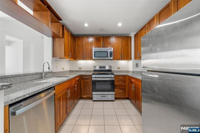 20 Newport Parkway 2311, Jersey City, NJ 07310