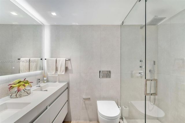 2301 Collins Avenue 902, Miami Beach, FL 33139