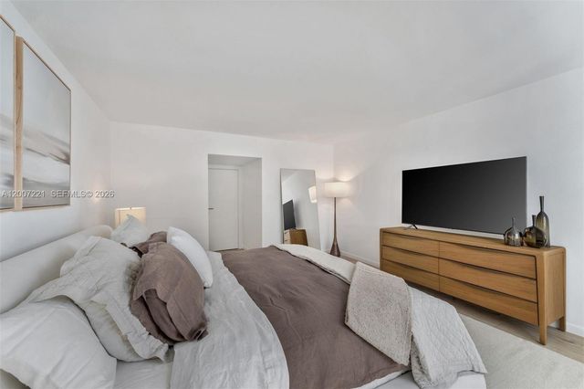 2301 Collins Avenue 902, Miami Beach, FL 33139