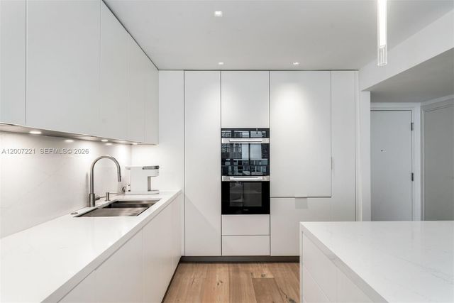2301 Collins Avenue 902, Miami Beach, FL 33139